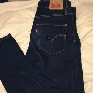 Levi’s High Rise Skinny Dark Wash Jeans